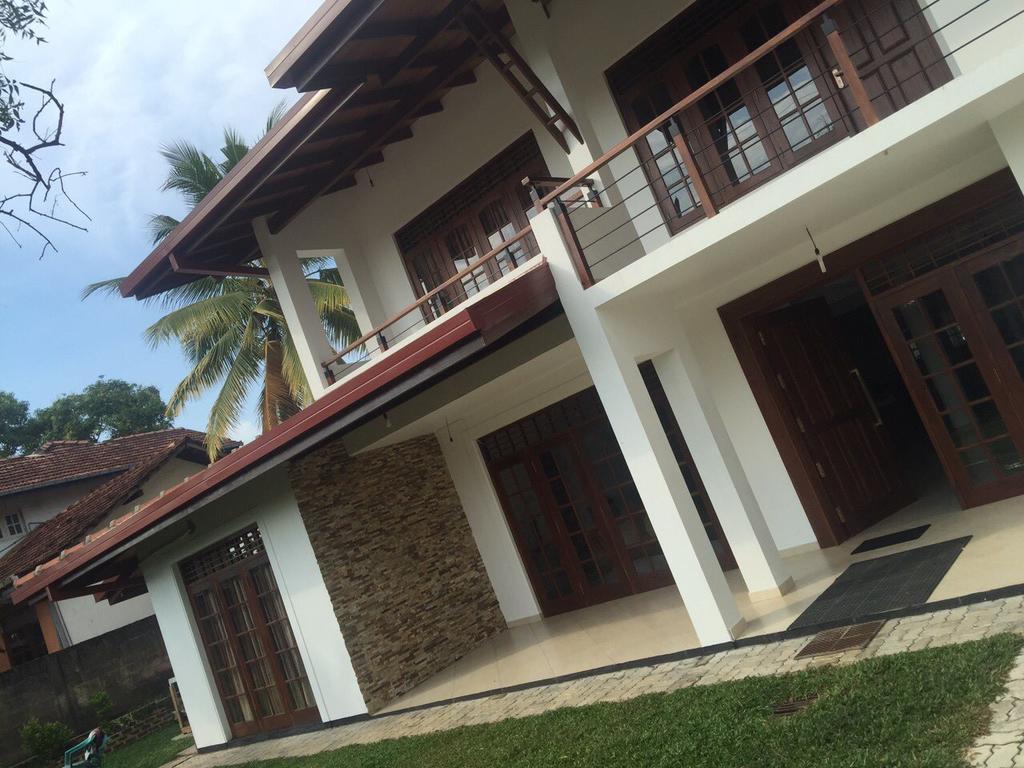 Hasara Villa One Polgasowita Exterior photo